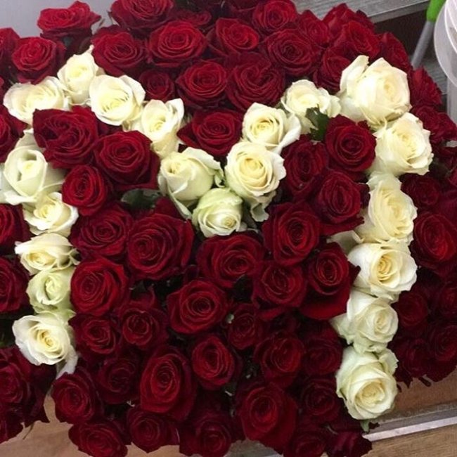 101 Роза.Высота 40см. Коробка квадратная