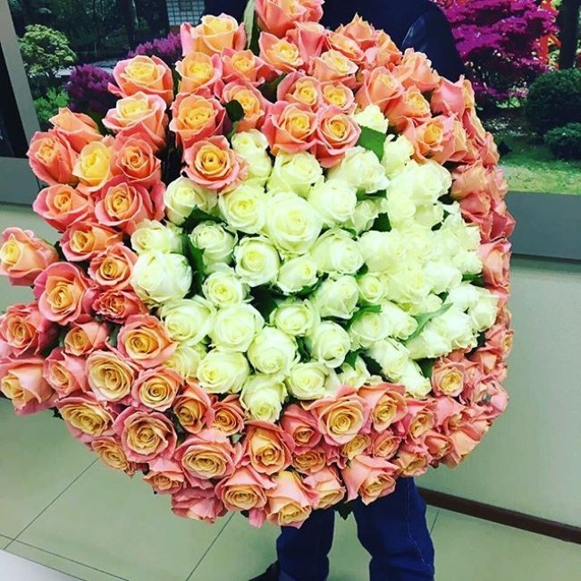 Букет из 201 розы (микс). Высота 70 см