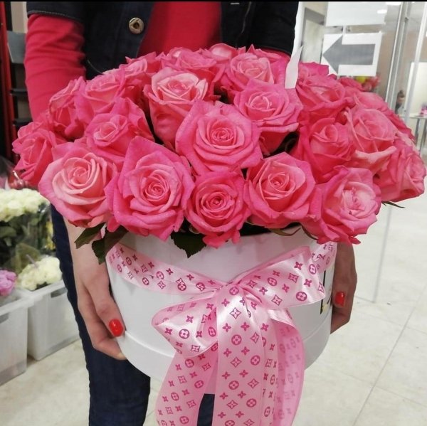 35 Роз.Высота 40см. Коробка круглая (с лентой)