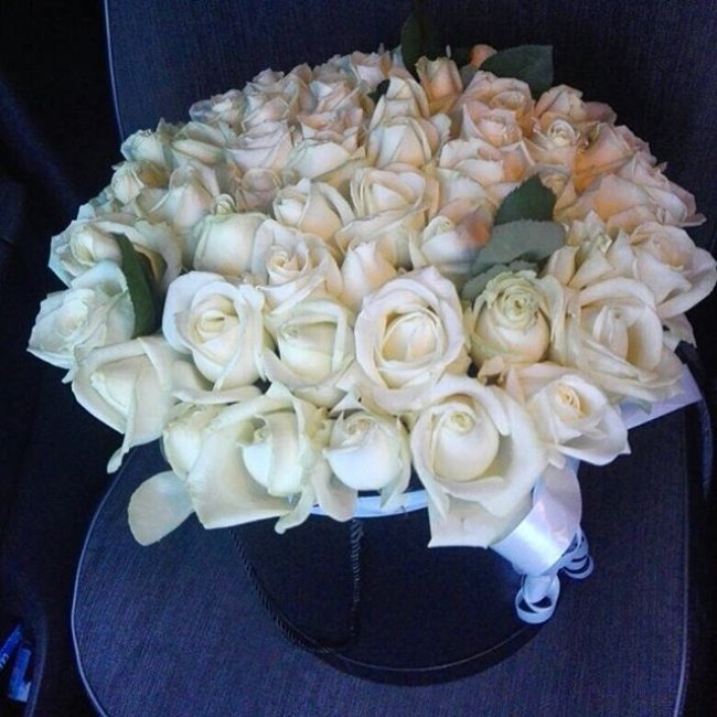 51 Роза.Высота 40см. Коробка шляпная