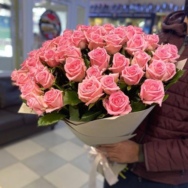 Роза Ревиваль (розовая). Букет из 75 роз. Высота 70 см