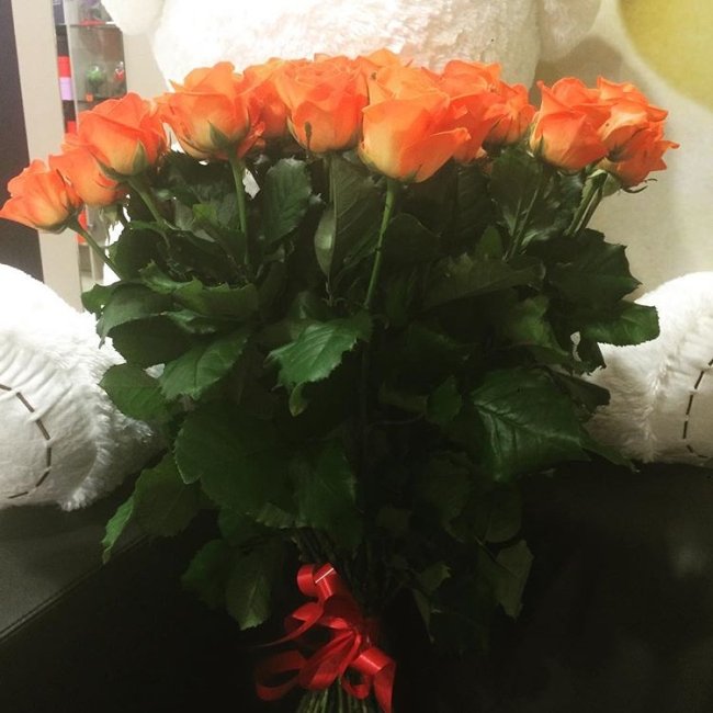 Роза Вау (оранжевая). Букет из 35 роз. Высота 70 см