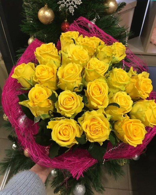 Роза Пени Лейн (желтая). Букет из 75 роз. Высота 50 см