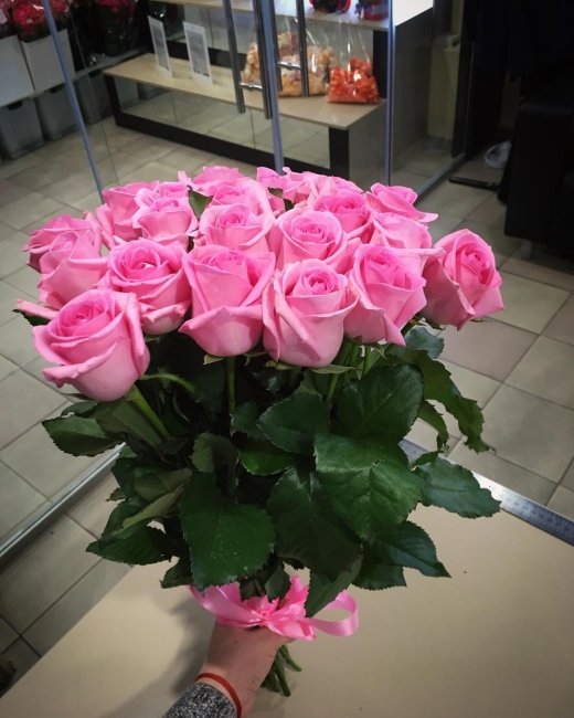 Роза Аква (розовая). Букет из 25 роз. Высота 50 см