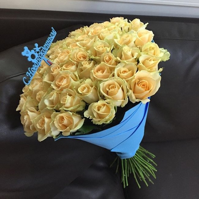 Роза Пич-Аваланж (персиковая). Букет из 51 розы. Высота 70 см