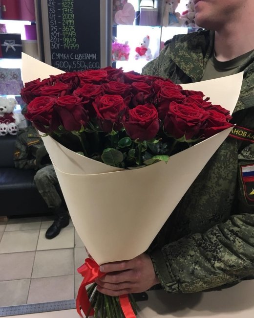 Роза Ред Наоми (красная). Букет из 41 розы. Высота 60 см