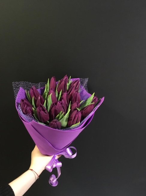 Букет из 101 тюльпана. фиолетовый