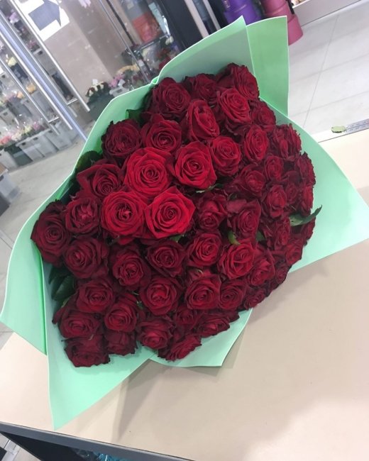 Роза Кон Аморе. Букет из 51 розы. Высота 60 см