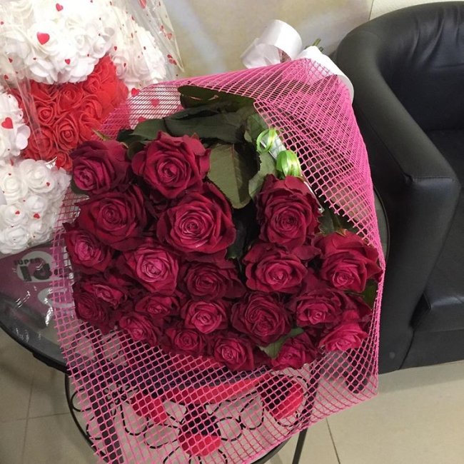 Роза Адмирал. Букет из 21 розы. Высота 70 см